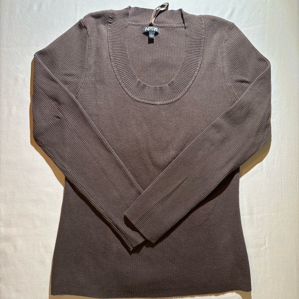 Vintage Apt. 9 Women's‎ Scoop Neck Brown Sweater